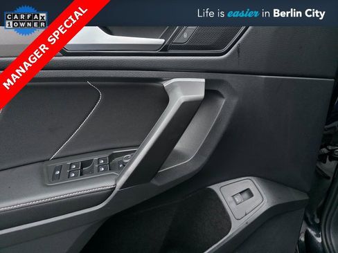 Used 2024 Volkswagen Tiguan SE image 25