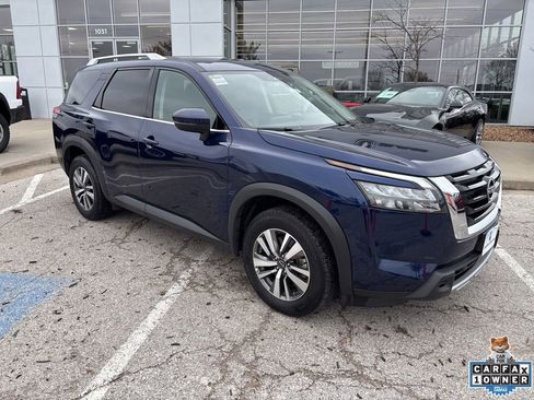 Used 2025 Nissan Pathfinder SL FWD image 40