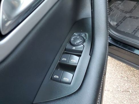 Used 2025 Chevrolet Blazer LT FWD image 16
