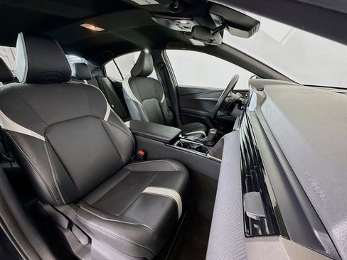 Used 2025 Toyota Camry SE image 24