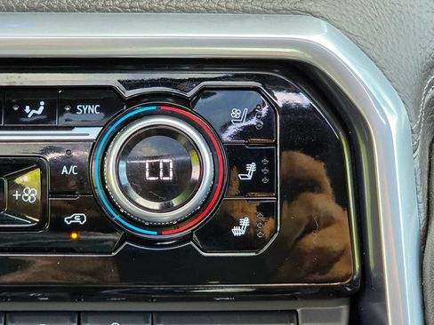 Used 2022 GMC Sierra 1500 Denali AWD/4WD image 19