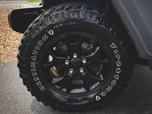 Used 2021 Jeep Wrangler Sport AWD/4WD image 5