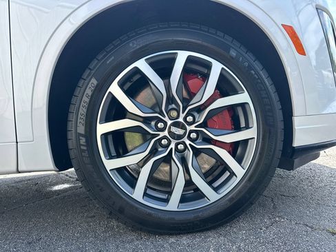Certified 2024 Cadillac XT6 Sport w/ LPO, Floor Liner Package AWD/4WD image 12