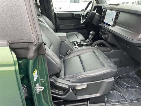Used 2025 Ford Bronco Badlands image 30