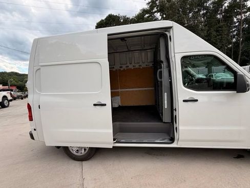 Used 2021 Nissan NV 2500 SV w/ Navigation Package RWD image 10