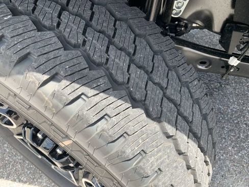 New 2025 Ford F350 Platinum w/ FX4 Off-Road Package image 35