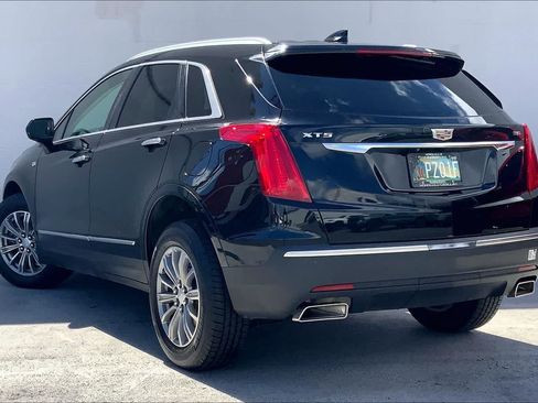 Used 2017 Cadillac XT5 Luxury w/ Driver Awareness Package FWD image 4