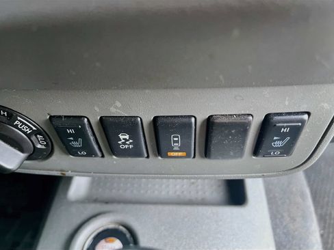 Used 2021 Nissan Frontier SV w/ Midnight Edition Floor Mats AWD/4WD image 31
