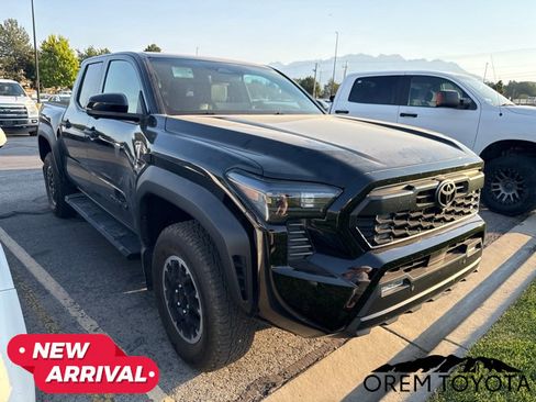 Used 2025 Toyota Tacoma TRD Off-Road w/ TRD Off Road Premium Package AWD/4WD image 6