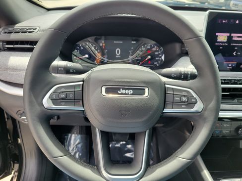 Used 2023 Jeep Compass Latitude w/ Sun and Sound Group AWD/4WD image 20