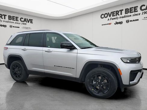 New 2026 Jeep Grand Cherokee Altitude image 1