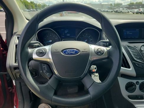 Used 2014 Ford Focus SE FWD image 29