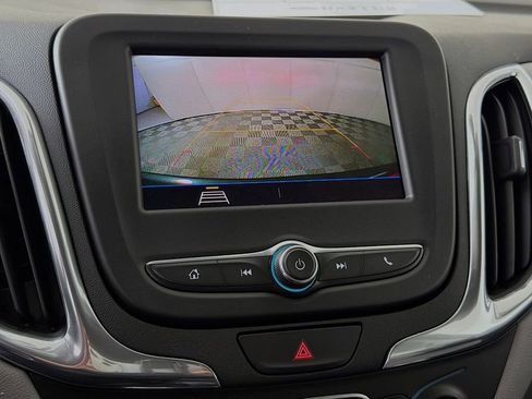 Used 2020 Chevrolet Equinox LS w/ LS Convenience Package image 17