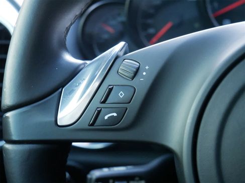 Used 2014 Porsche Cayenne Turbo image 18