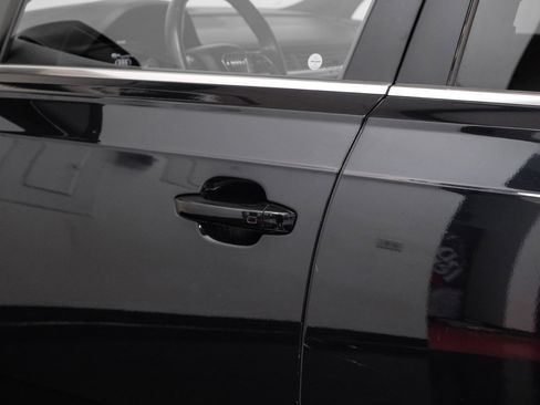 Used 2017 Audi Q7 3.0T Premium Plus image 37