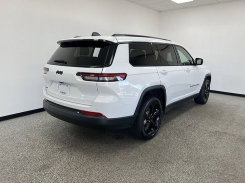 Used 2024 Jeep Grand Cherokee L Altitude image 21