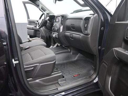 Used 2022 Chevrolet Silverado 1500 Custom Trail Boss w/ LPO, Dark Essentials Package AWD/4WD image 17