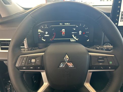 New 2026 Mitsubishi Outlander SE image 49