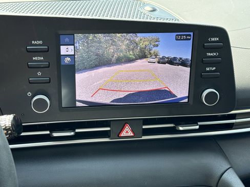 Certified 2024 Hyundai Elantra SE image 23