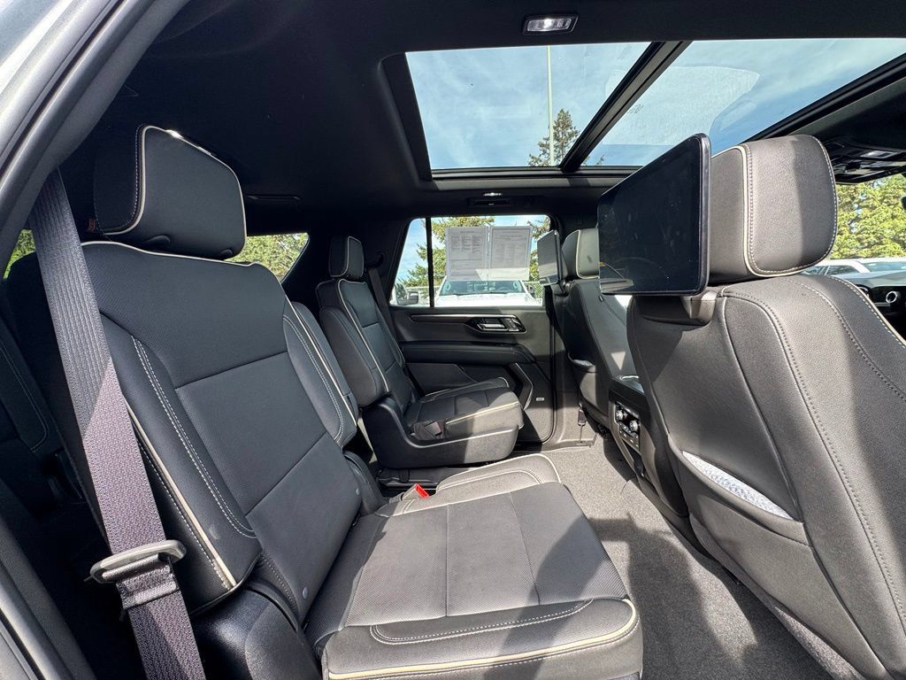 Used 2026 Chevrolet Tahoe Premier AWD/4WD image 42
