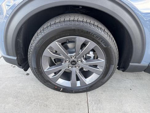 New 2026 Ford Explorer Active w/ Active Comfort Package image 8