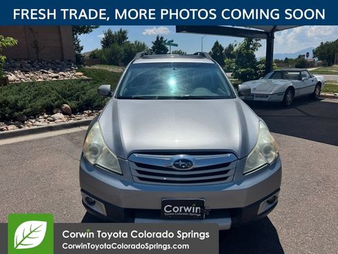 Used 2011 Subaru Outback 3.6R Limited AWD/4WD image 2