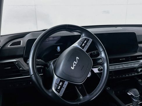 Used 2025 Kia Telluride S FWD image 18
