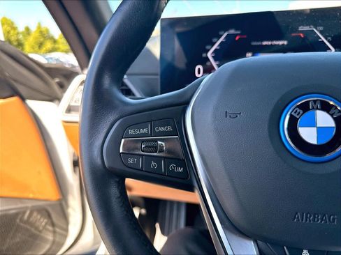 Used 2023 BMW i4 eDrive40 w/ Premium Package RWD image 13