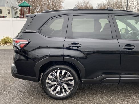 Used 2025 Subaru Forester Touring image 6