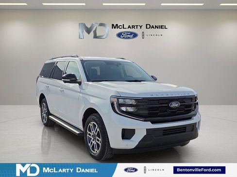 New 2026 Ford Expedition Active image 1