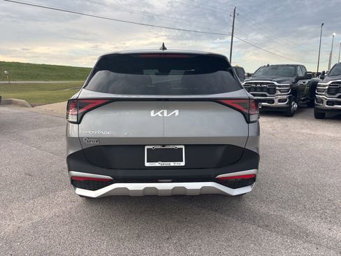 Used 2025 Kia Sportage LX FWD image 5