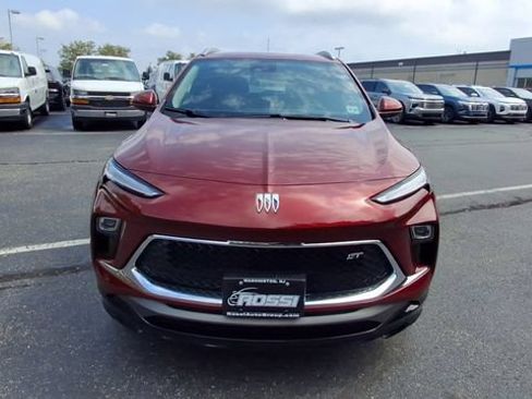 Used 2025 Buick Encore GX Sport Touring AWD/4WD image 3