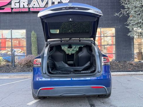 Used 2022 Tesla Model X image 17