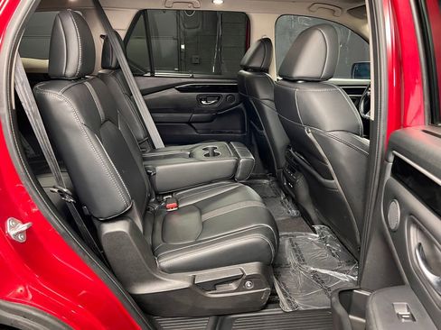 Used 2023 Honda Pilot Touring image 31