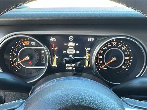 Used 2018 Jeep Wrangler Unlimited Sahara image 26