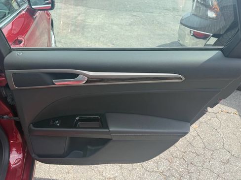 Used 2015 Ford Fusion SE w/ Equipment Group 202A image 22