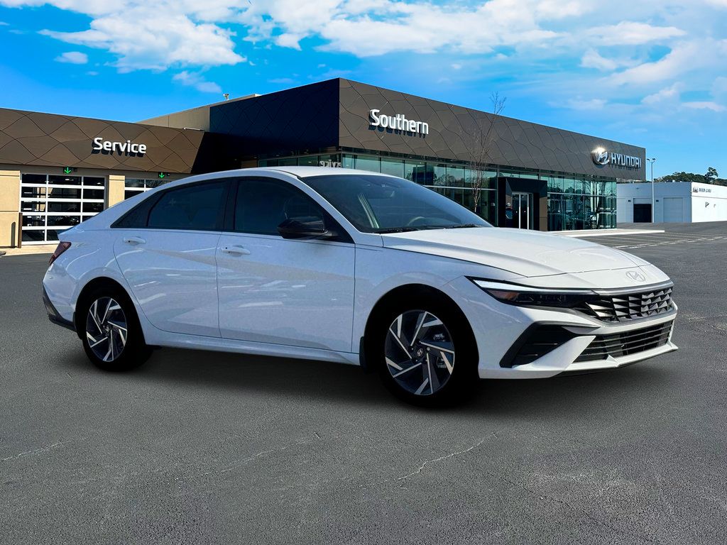 New 2025 Hyundai Elantra SEL FWD image 11