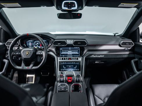 Used 2024 Lamborghini Urus Performante AWD/4WD image 15