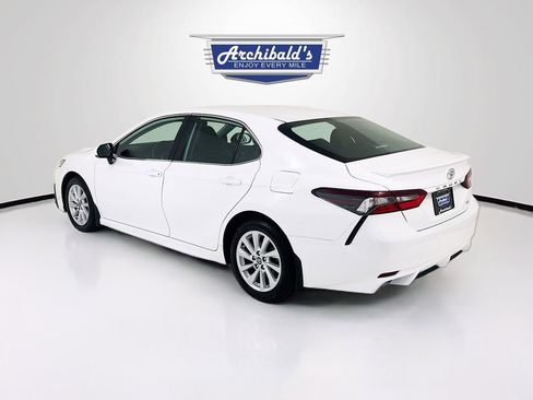 Used 2024 Toyota Camry SE FWD image 6