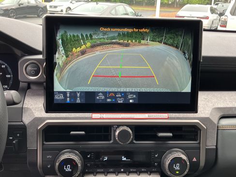 Used 2025 Toyota 4Runner Trailhunter AWD/4WD image 27