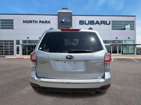 Used 2017 Subaru Forester 2.5i w/ Alloy Wheel Package AWD/4WD image 4