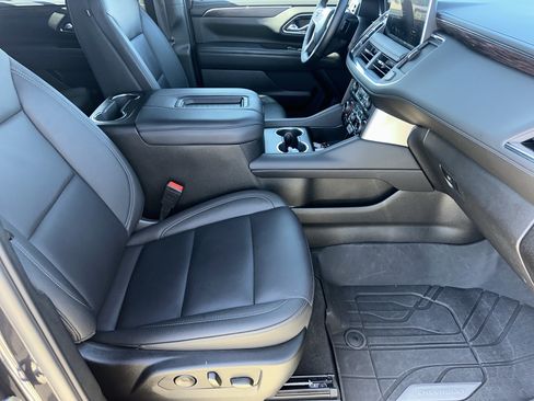 Certified 2024 Chevrolet Tahoe Z71 w/ Luxury Package AWD/4WD image 14