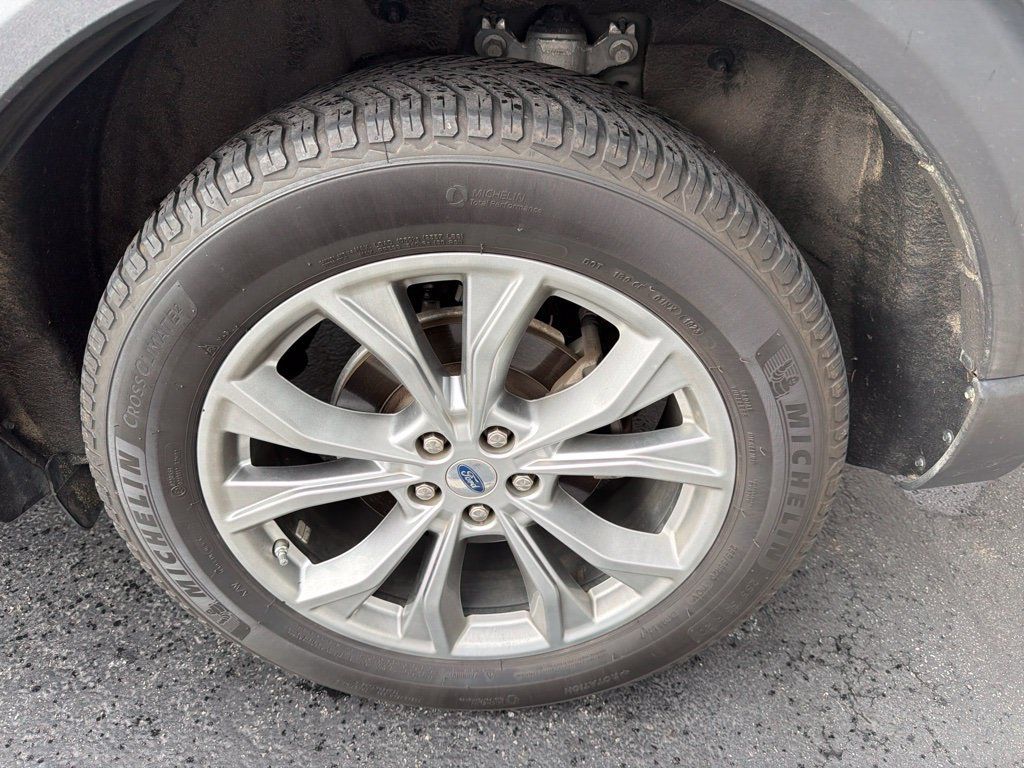 Used 2021 Ford Explorer Limited w/ Class III Trailer Tow Package AWD/4WD image 19