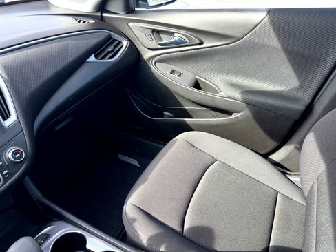 Used 2024 Chevrolet Malibu RS image 28