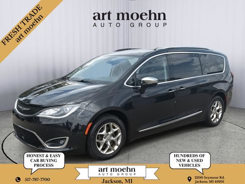 Used 2017 Chrysler Pacifica Limited w/ Advanced Safetytec Group FWD image 1