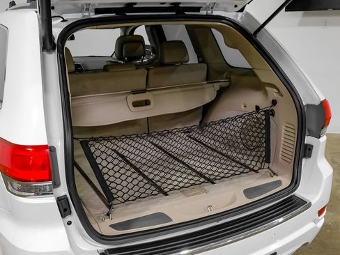 Used 2015 Jeep Grand Cherokee Overland w/ Advanced Technology Group RWD image 52