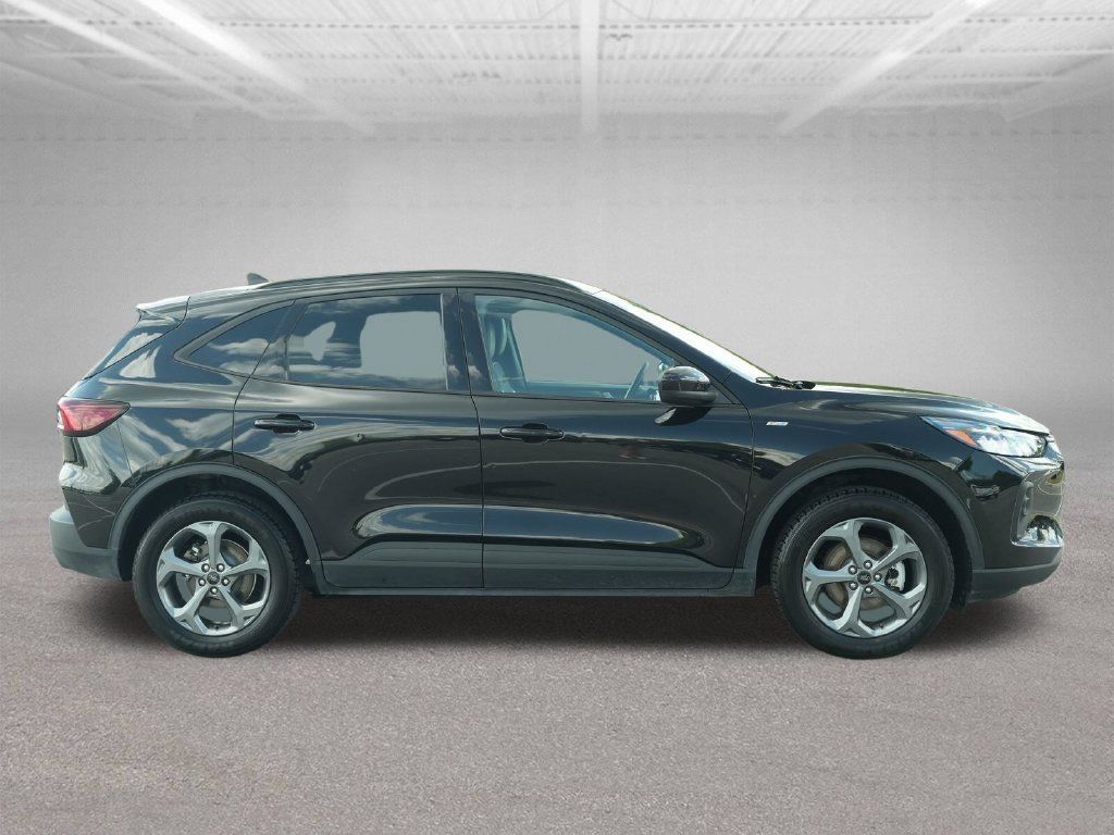 Used 2025 Ford Escape ST-Line Select AWD/4WD image 10