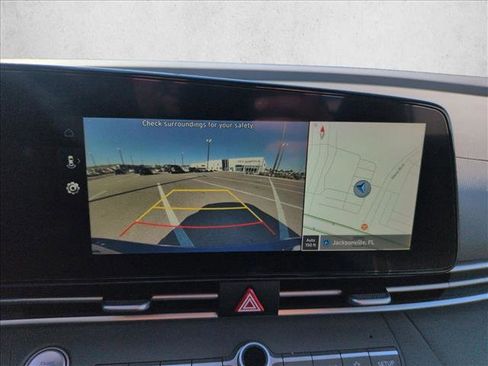 Used 2023 Hyundai Elantra SEL w/ Convenience Package image 14