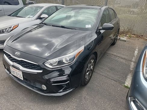 Used 2021 Kia Forte LXS FWD image 4