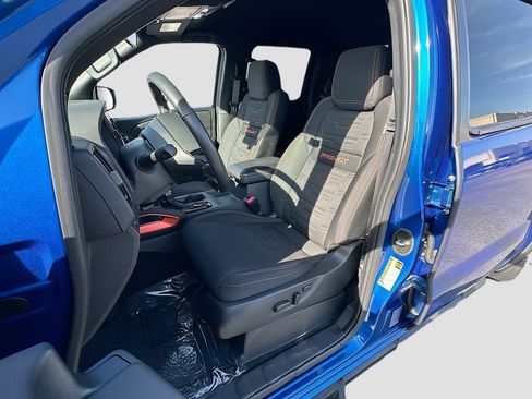Used 2025 Nissan Frontier PRO-4X AWD/4WD image 19